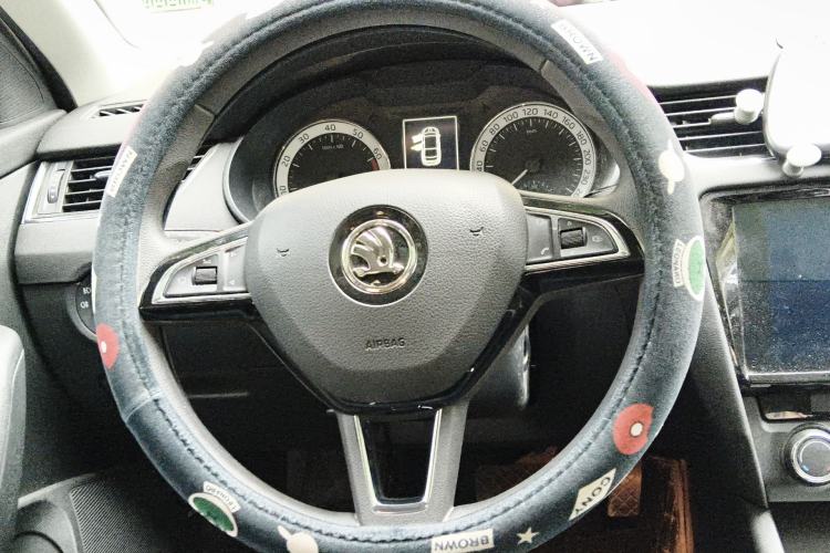 Used Skoda Octavia 2020 1.5L Automatic SmartDrive Luxury Edition Steering Wheel