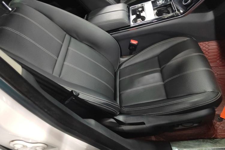 Used Land Rover Range Velar 2018 P380 S Right Front Seat