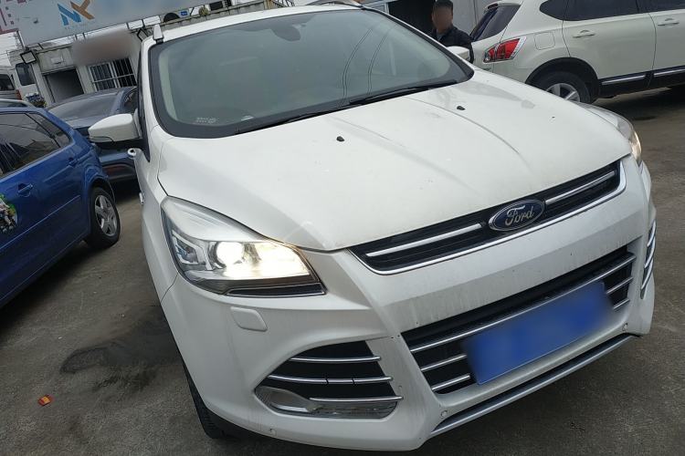 Used Ford Kuga 2015 2.0L GTDi Four-Wheel-Drive Sport Model
