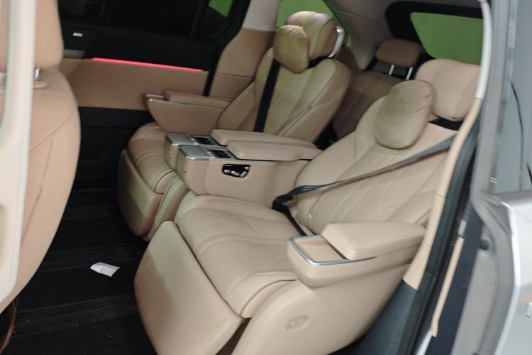 Used XPeng X9 2024 702 Ultra-Long Range Max Left Rear Seat