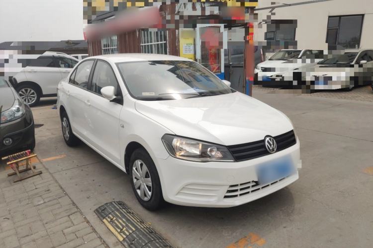 Used Volkswagen Jetta 2015 Value Edition 1.6L Manual Fashionable Style Front Right 45 Deg