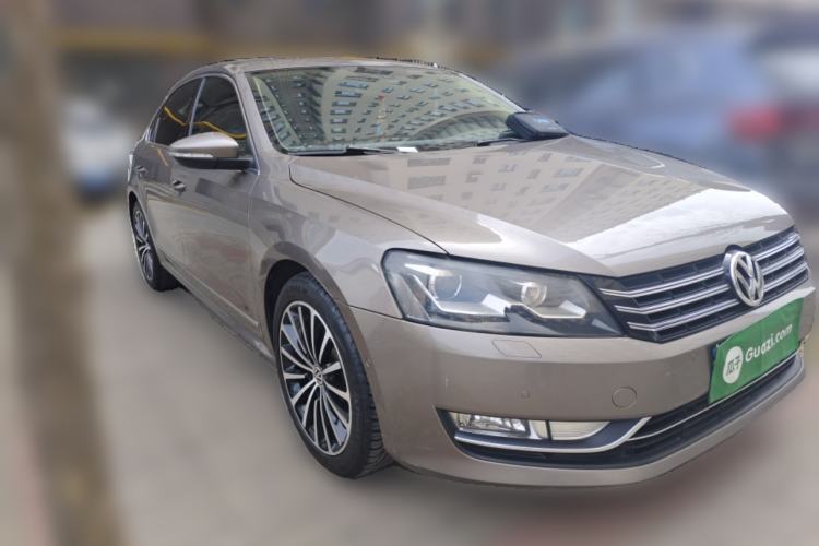 Used Volkswagen Passat 2011 2.0 TSI DSG Ultimate Edition Front Right 45 Deg