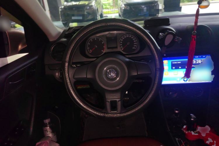 Used Volkswagen Jetta 2015 Value Edition 1.6L Automatic Fashion Version Steering Wheel