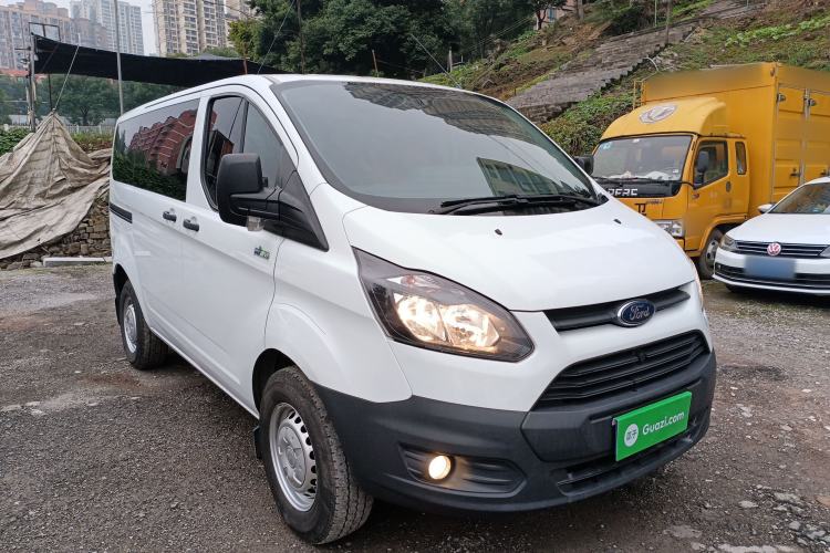Used Ford Transit 2020 2.0T Diesel Multi-Function Commercial Vehicle Mid-Chassis Low-Roof Design with Dual Rear Doors Meeting China VI Emission Standards