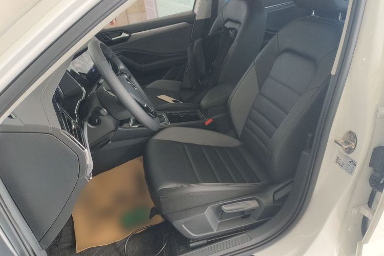 Used Volkswagen Sagitar 2022 280TSI DSG Flyover Edition Left Front Seat