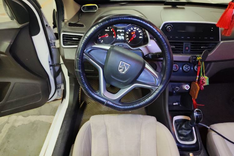 Used Baojun 310W 2017 1.5L Manual Comfort Version China V