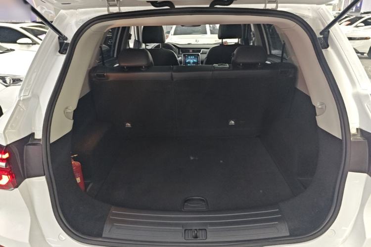 Used Roewe RX5 2025 PLUS 330TGI Automatic Trendsetting Smart Edition