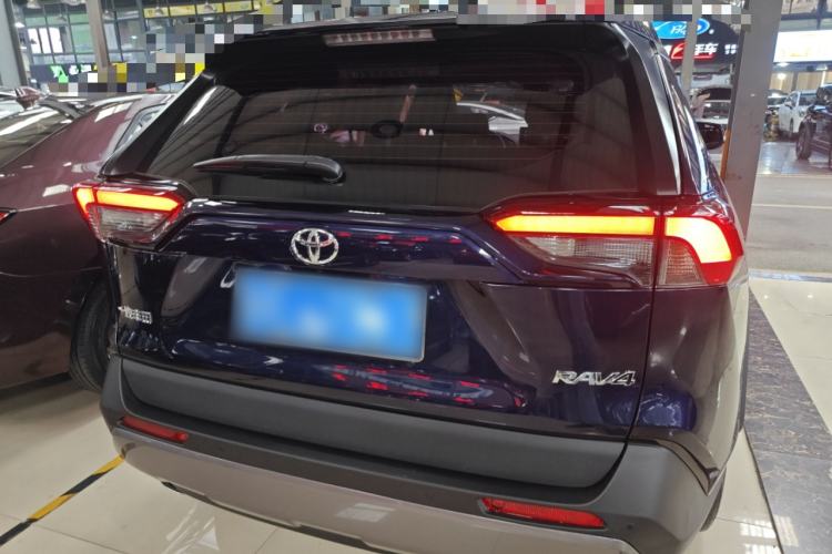 Used Toyota RAV4 2022 2.0L CVT Two-Wheel Drive Fashion Plus Edition
