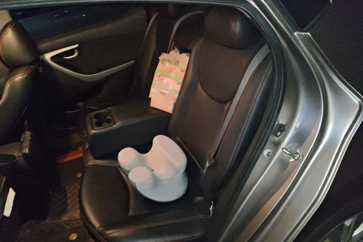 Used Hyundai Elantra (5th Generation / Langdong) 2016 1.6L Manual Luxury Model
