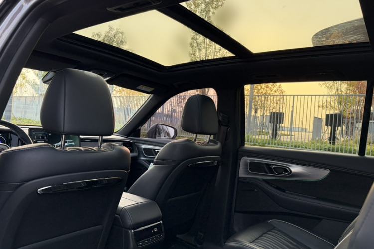 Used GAC Trumpchi GS8 2022 Double-Energy Series 2.0TM Two-Wheel Drive Prestige Edition (6 Seats)
