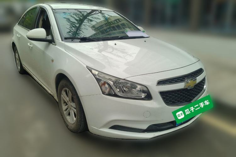 Used Chevrolet Cruze 2015 1.5L Classic SL MT Front Right 45 Deg