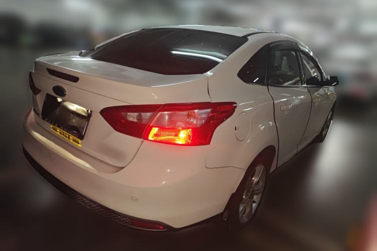 Used Ford Focus 2012 Sedan 1.6L Manual Fashion Edition
