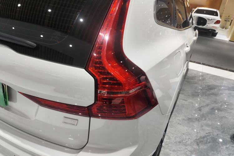 Used Volvo XC60 New Energy 2023 T8 Plug-in Hybrid Long-Range All-Wheel Drive Smart Luxury Edition
