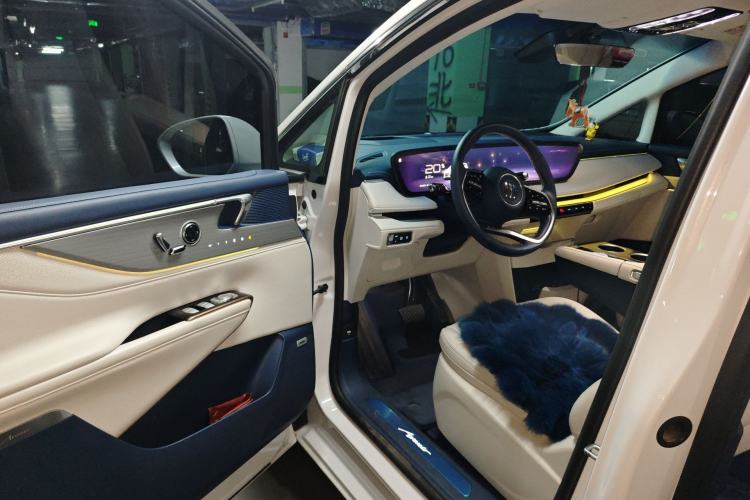 Used Buick GL8 New Energy 2024 Lu Zun Luxury Edition 7-Seater Driver Seat