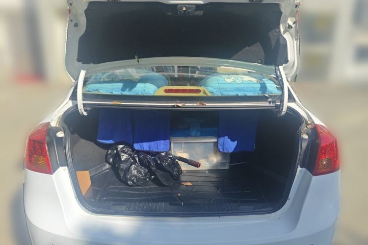 Used Buick Excelle 2011 1.6 LE-AT Trunk