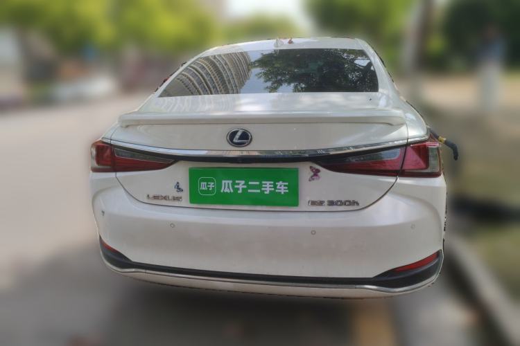 Used Lexus ES 2020 300h Premier Edition