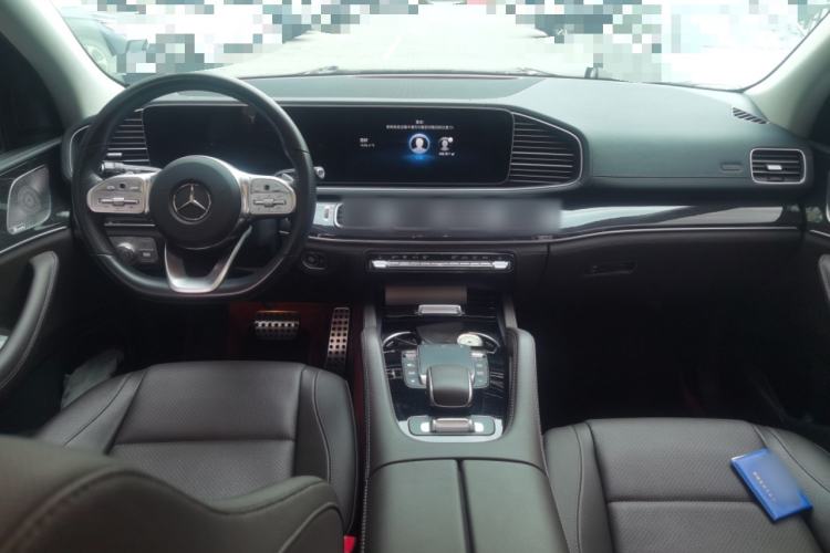 Used Mercedes-Benz GLS 2023 GLS 450 4MATIC Stylish Model Center Console