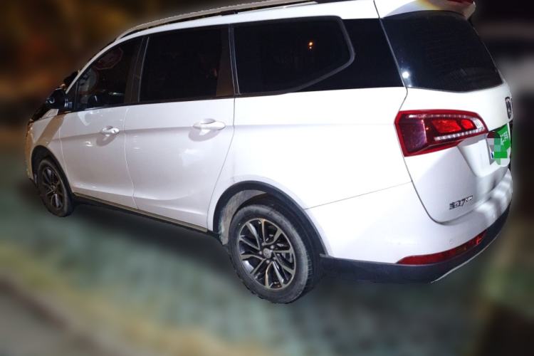 Used Baojun 730 2019 1.5L Manual Fashion Model 7-seater China VI
