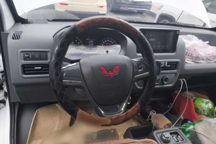 Used Wuling Yangguang 2024 300km Comfort Version with Sealed Windows 60kW
