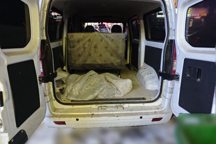 Used CHANGAN KAICHENG Ruixing M60 2023 1.6L CNG Comfort-Grade 6-Seater Passenger Vehicle
