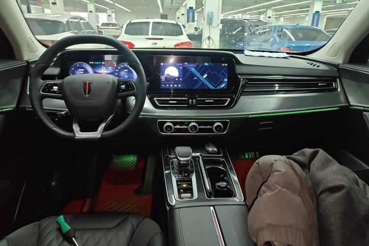 Used Hongqi HS5 2023 2.0T Qixiang Pro Edition Center Console