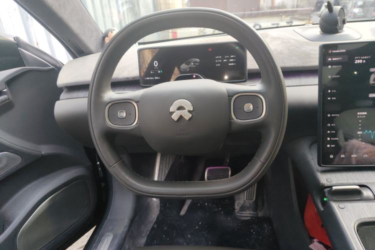 Used Nio ET7 2022 75 kWh Steering Wheel