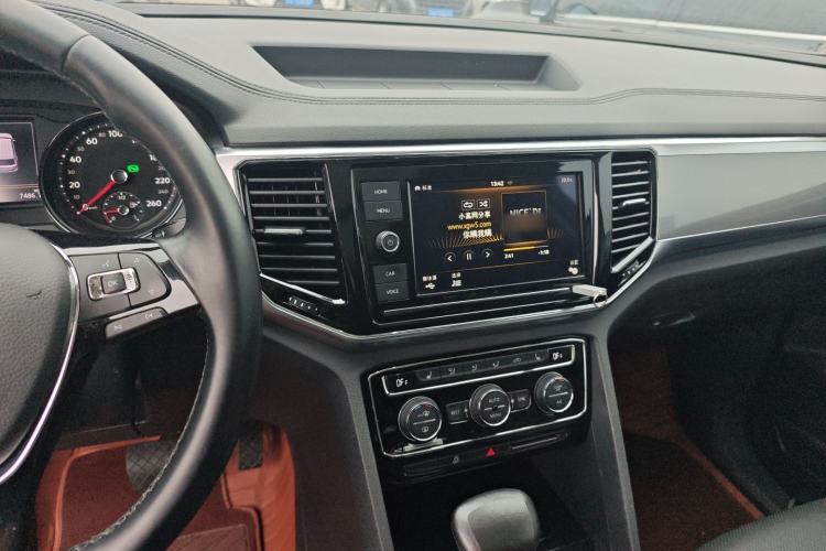 Used Volkswagen Teramont 2019 380TSI Four-Wheel Drive Luxury Version China VI Standard Center Console