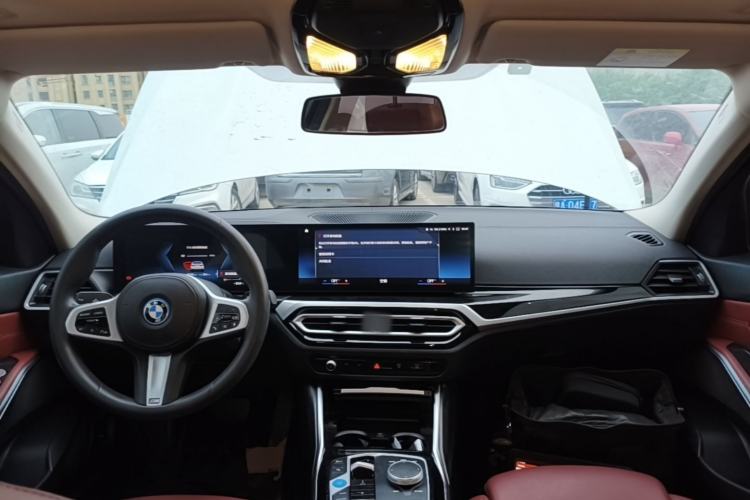 Used BMW i3 2022 eDrive 35 L Center Console