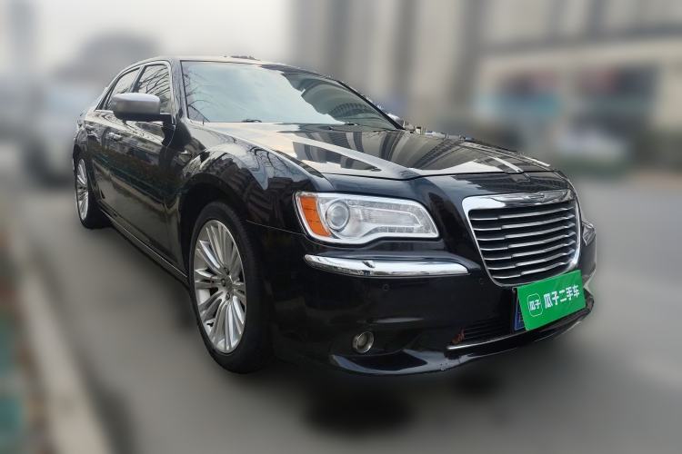 Used Chrysler 300C 2013 3.6L Luxury Edition
