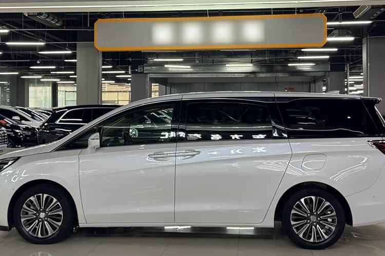 Used Buick GL8 2021 ES Landtrek 653T Luxury Model