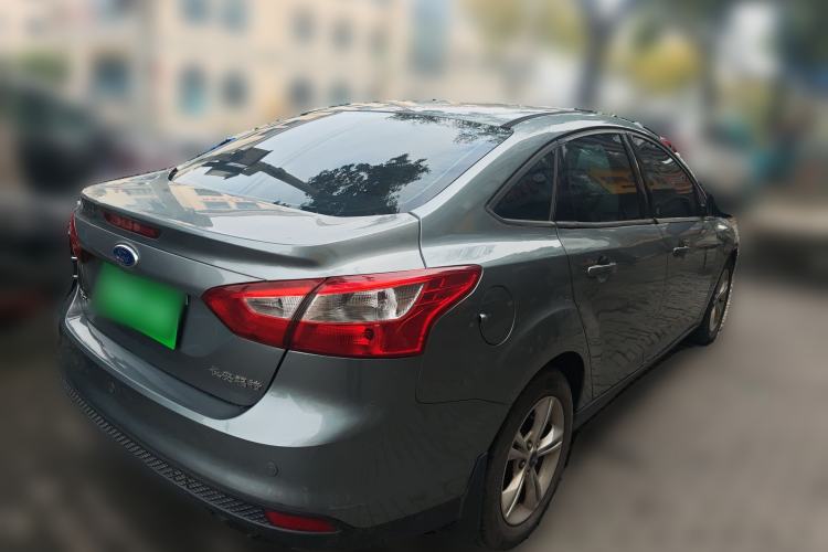 Used Ford Focus 2012 Sedan 1.6L Automatic Fashion Edition