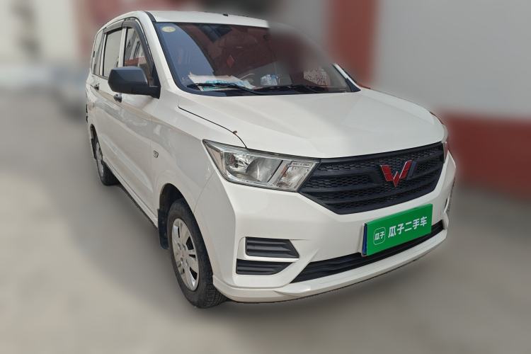 Used Wuling Hongguang 2019 1.5L S Basic Version China VI Standard LAR Front Right 45 Deg