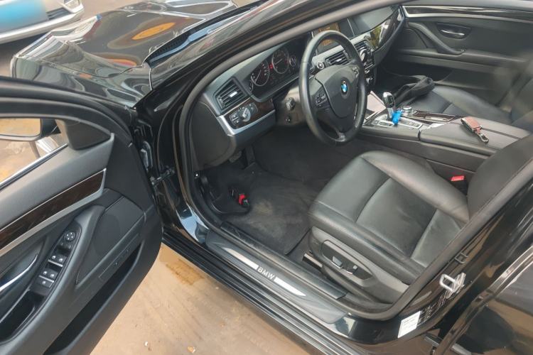 Used BMW 5 Series 2014 525Li Leading Model
