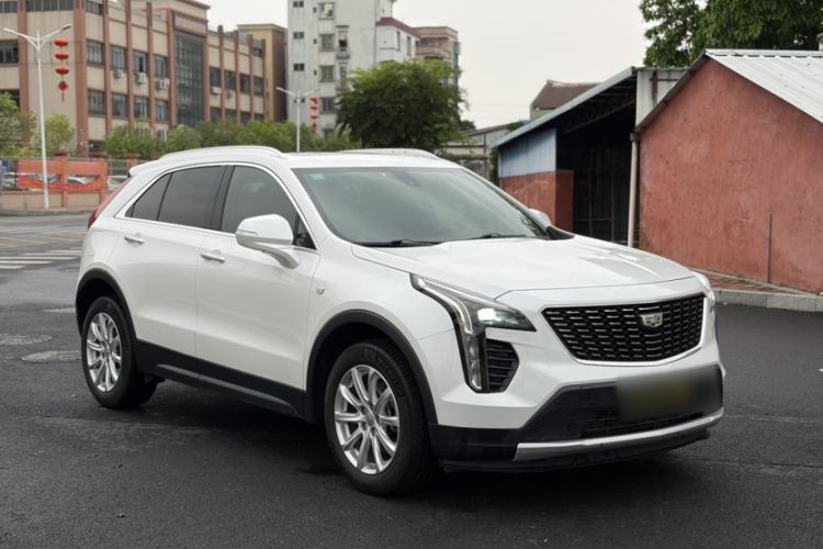 Used Cadillac XT4 2018 28T Two-Wheel Drive Tech Version Exterior 2