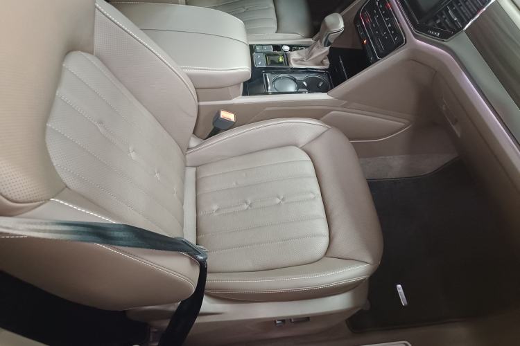 Used Volkswagen Viloran 2020 330TSI Luxury Edition
