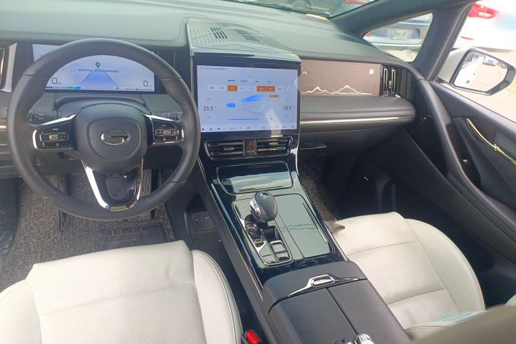 Used GAC Trumpchi M8 2023 Zongshi Series Dual-Motor YuZun Edition Center Console