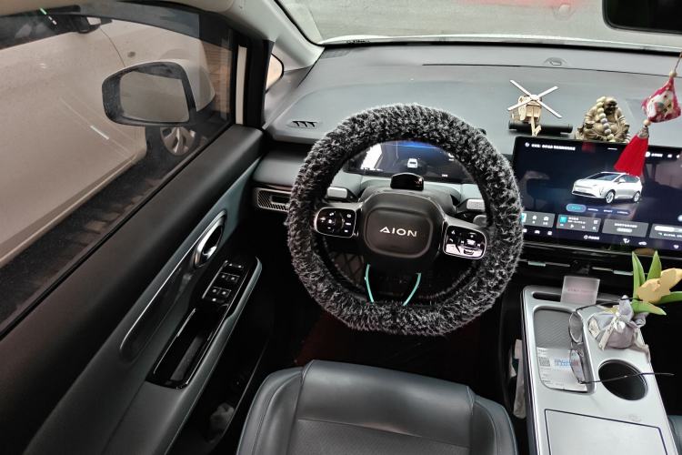 Used AION Y 2022 Plus 70 Tech Edition