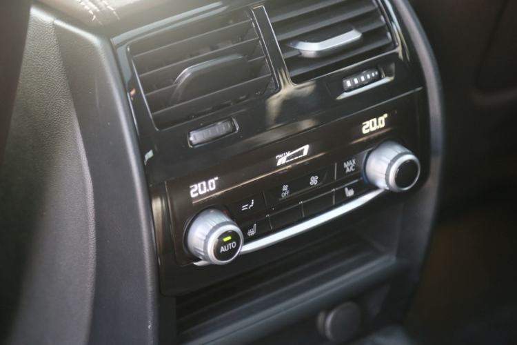 Used BMW 6 Series GT 2018 640i xDrive M Sport Package Interior 5