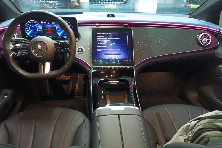 Used Mercedes-Benz EQE 2022 350 First Edition Special Version Center Console