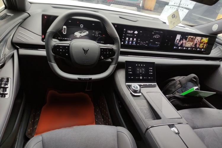 Used VOYAH PASSION 2024 PHEV Four-Wheel Drive Ultra-Long Range Executive Edition