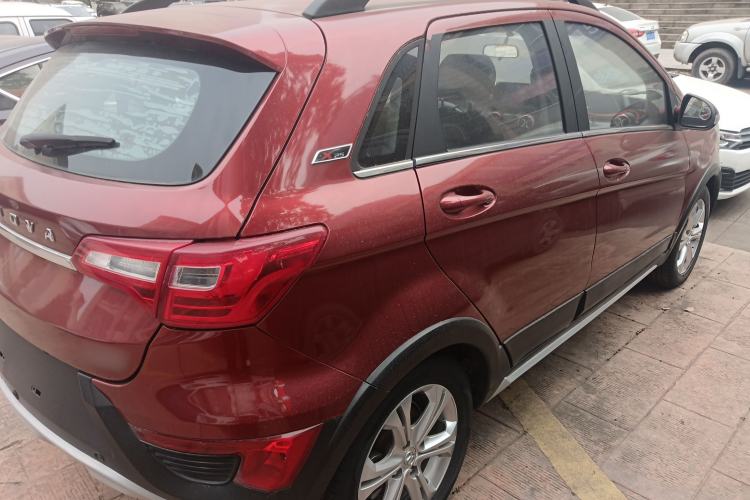 Used BAIC Senova X25 2015 1.5L manual Comfort trim level