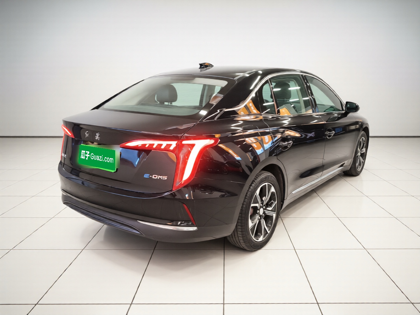 Hongqi E-QM5 2023 Revised Version Basic Travel Edition — снимка 6