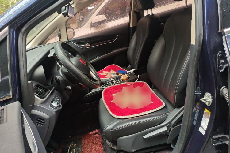 Used BYD Song MAX 2018 1.5T Automatic Smart Connect Elite Model with 6 Seats
