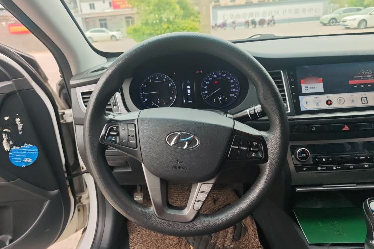Used Hyundai Mistra 2014 1.8L Automatic Smart GLS Steering Wheel