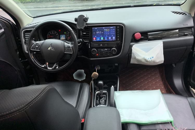 Used Mitsubishi Outlander 2017 2.0L Two-Wheel Drive Glory Edition 5 Seats