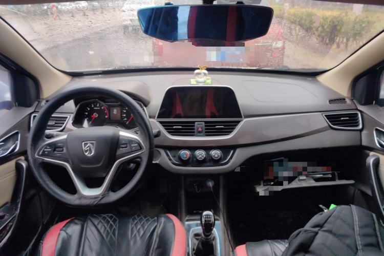 Used Baojun 310W 2017 1.5L Manual Fashion Model China V