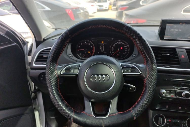 Used Audi Q3 2017 35 TFSI Fashion Model Steering Wheel