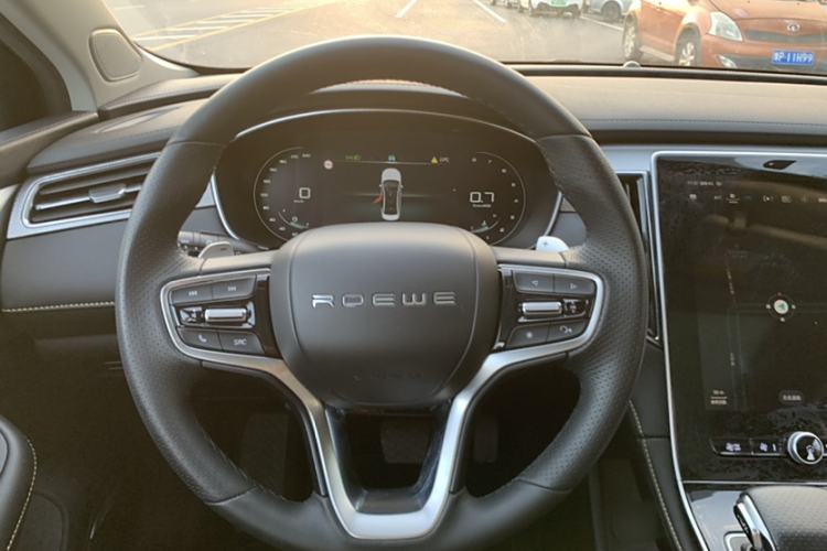 Used Roewe i6 MAX 2020 300TGI Automatic Cool & Stylish Skyroof Edition
