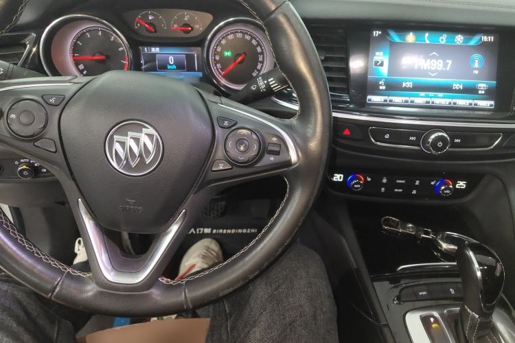 Used Buick Regal 2019 20T Elite Version China VI Standard Center Console