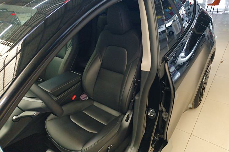 Used Tesla Model Y 2023 Long-Range All-Wheel-Drive Version